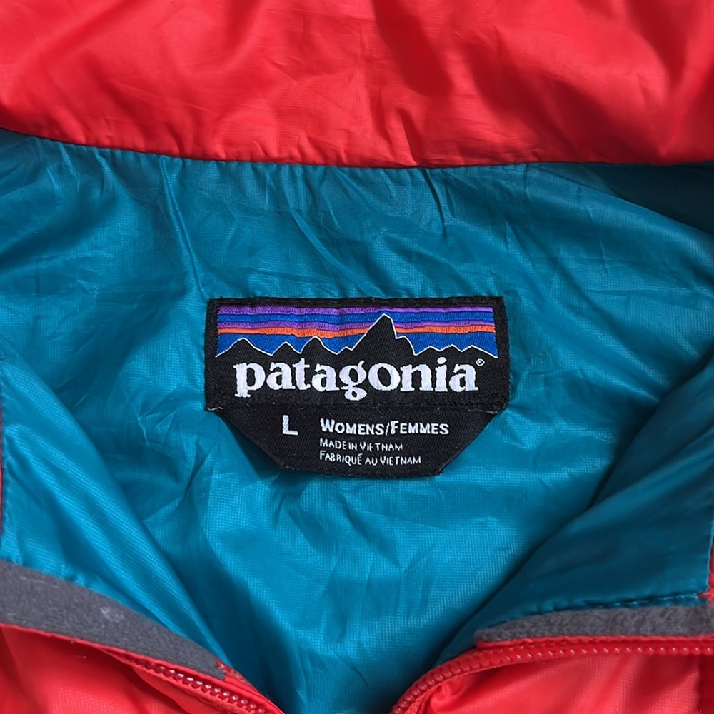 Women’s Patagonia Nano puff Primaloft vest, coral/red color, large - Picture 3 of 7